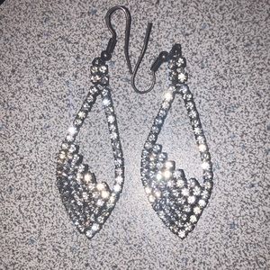 Clear crystal dangling earrings :)